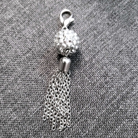 💞💗 Vintage Silver Plated Chain Tassel Clip On Charm 3" - Picture 6 of 6